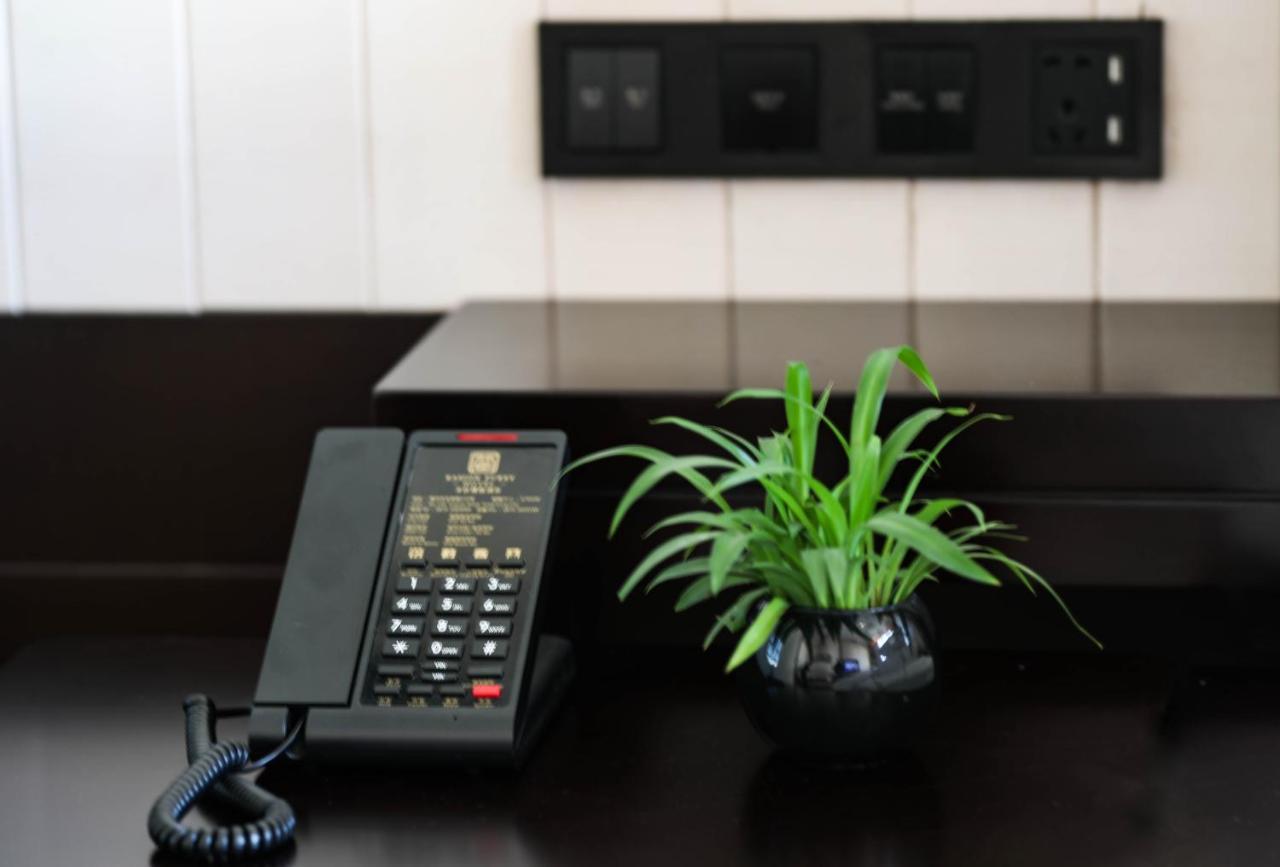 Kasion Pugis Hotel Yiwu  Dış mekan fotoğraf